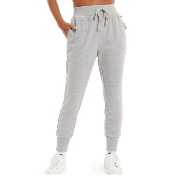DANIELLE BERNSTEIN Pants - Danielle Bernstein grey joggers, size S
